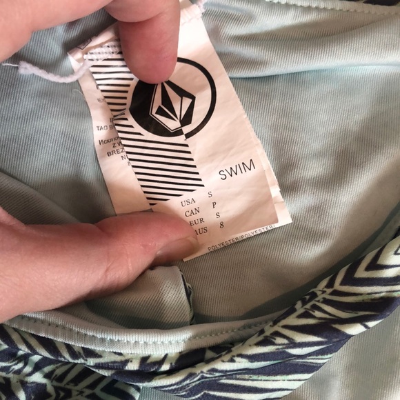 Volcom swimsuit bottoms - Picture 4 of 4